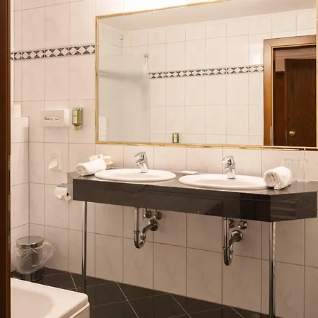 Hotel Schlosshotel Seewirt