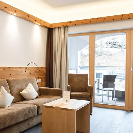 Schlosshotel Seewirt 4*