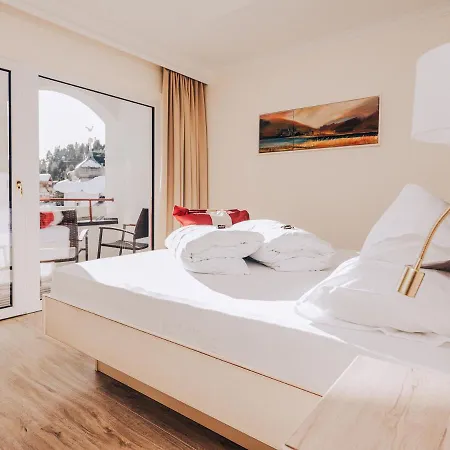 Schlosshotel Seewirt 4*